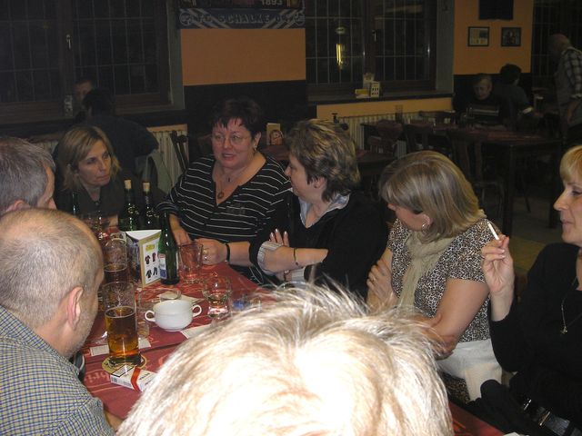 březen 14