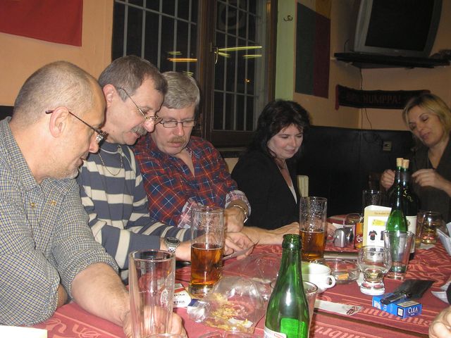 březen 16