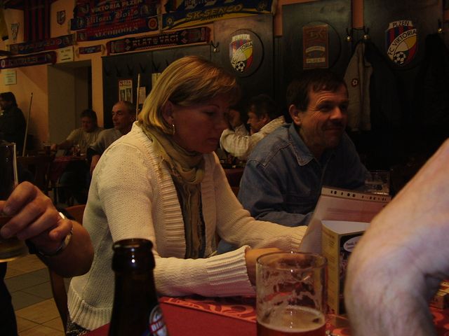 březen 27