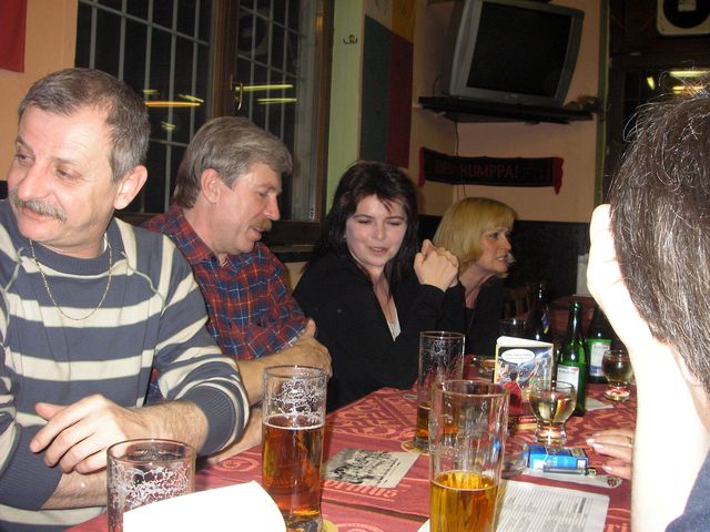 březen 5